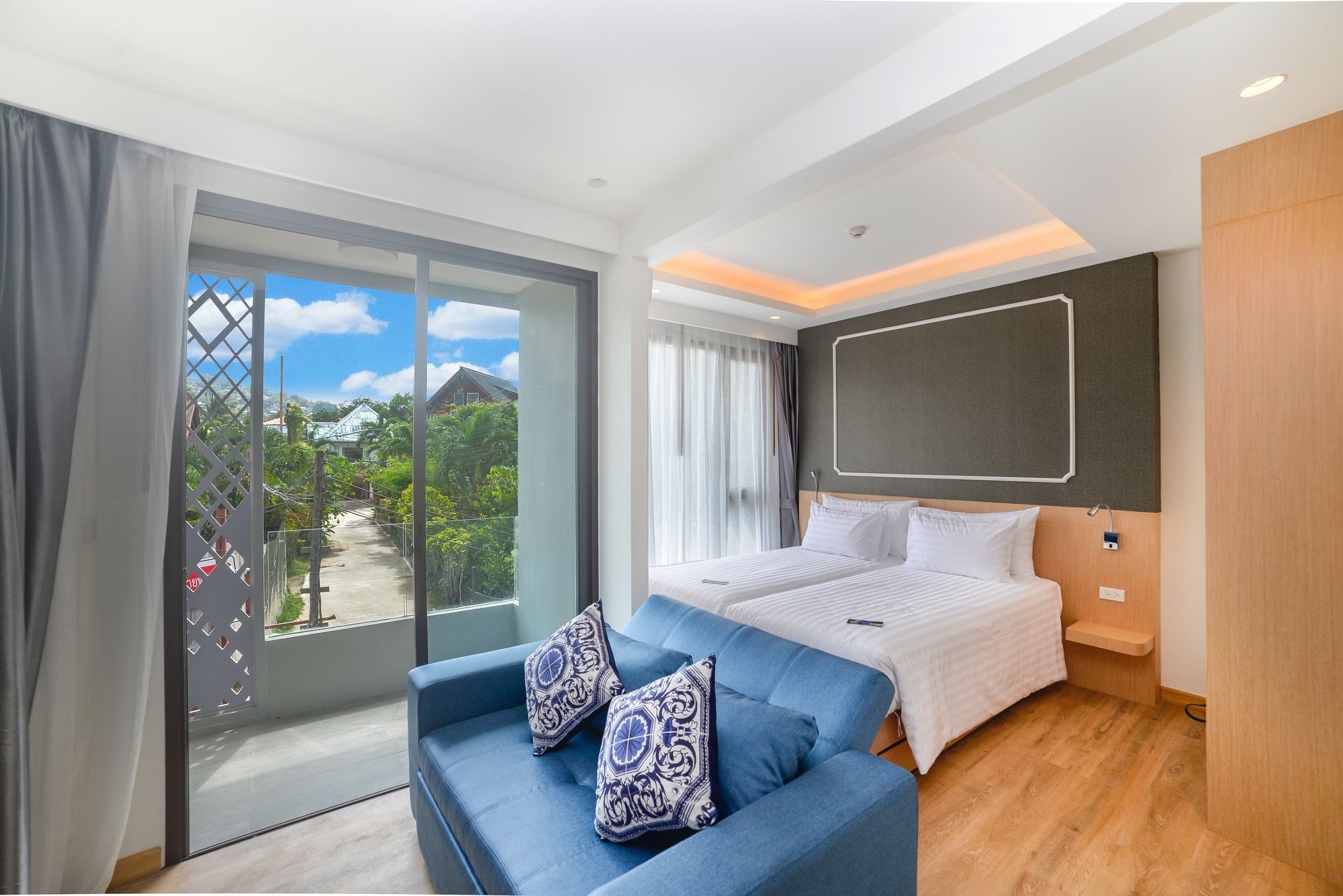 The Aristo Beach By Holy Cow 212 Phuket Eksteriør billede