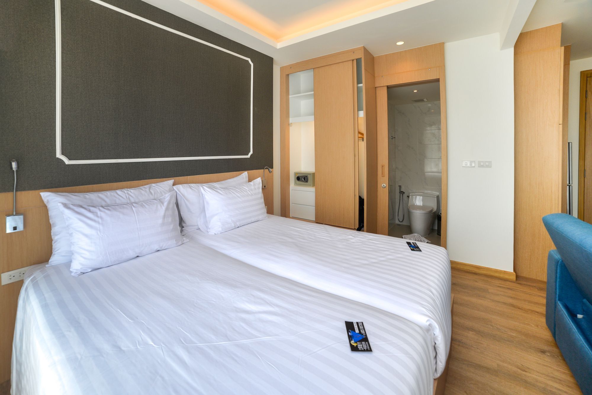 The Aristo Beach By Holy Cow 212 Phuket Eksteriør billede